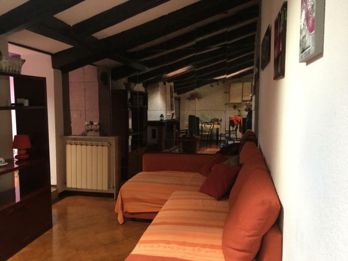Apartamento Mansarda San Maurizio Trieste Exterior foto
